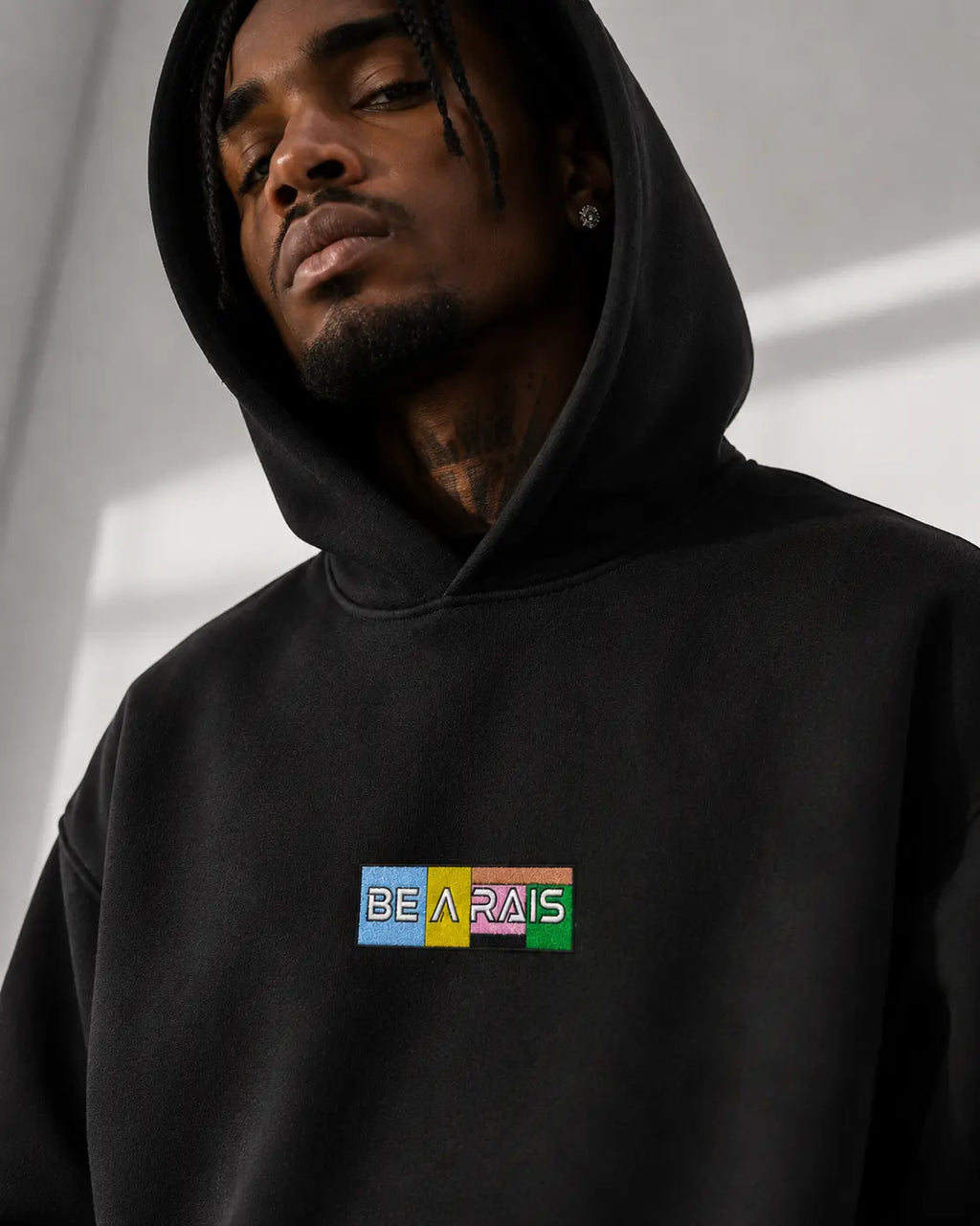 BE A RAIS Essential Hoodie – Black